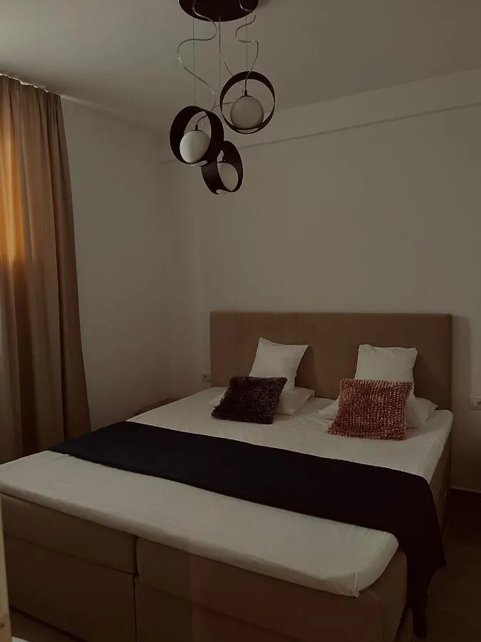 Apartment Caroline Saranda 0*,  Albania